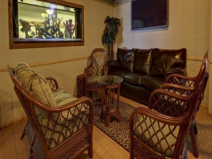 Bamboo Lounge Bamboo Lounge